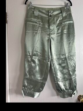 Free People Ryder Capri Pants Metallic Light Green Size 6 NWOT